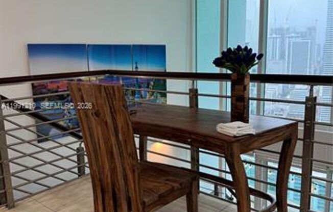 1 bed, 1 bath, 981 sqft, $3,350, Unit 41 SE 5th St # 2305