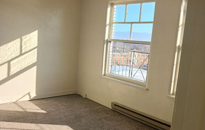 1 bed, 1 bath, $1,100, Unit 511