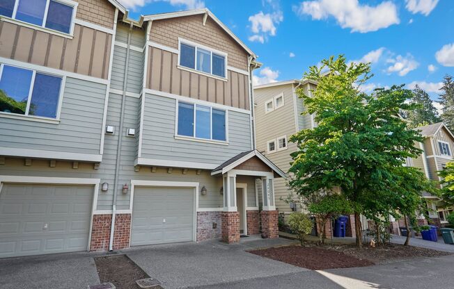 Bothell Luxury Townhome!