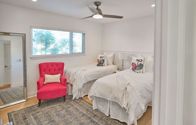 4 beds, 3.5 baths, $14,000