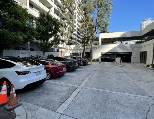 2 beds, 2 baths, 1,264 sqft, $3,275, Unit 607