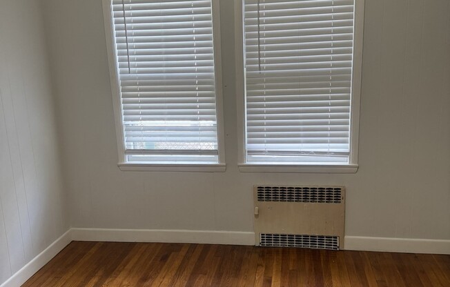 2 beds, 1 bath, 1,100 sqft, $2,200, Unit 1