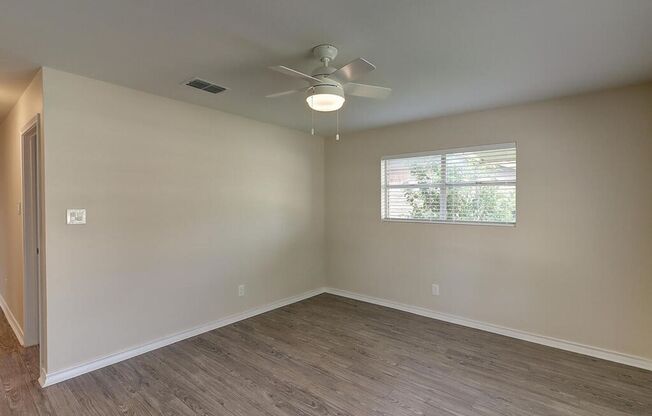 1106 Bradshaw - 3/bed 2/bath $1595/mo