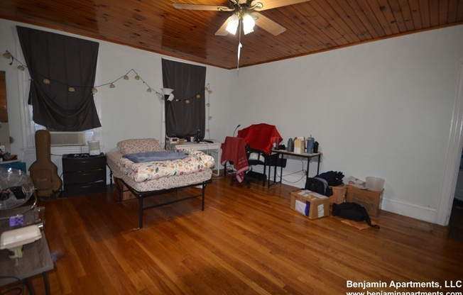 2 beds, 1 bath, 1,200 sqft, $3,150, Unit 2