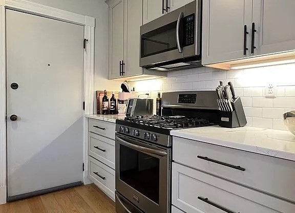 12 ALPINE ST