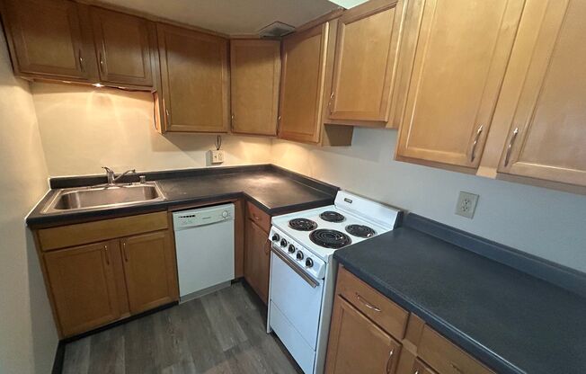 1 bed, 1 bath, $975, Unit 808
