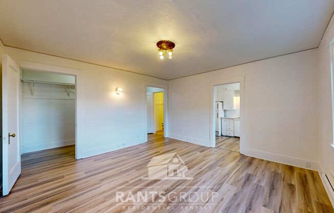 Studio, 1 bath, 399 sqft, $950, Unit 208