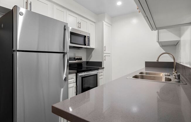 One Bedroom Apartment Kitchen Appliances