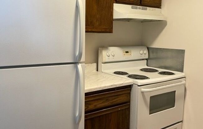 1 bed, 1 bath, 775 sqft, $1,199, Unit 2727-105