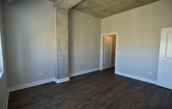1 bed, 1 bath, 713 sqft, $3,100, Unit 3833-607