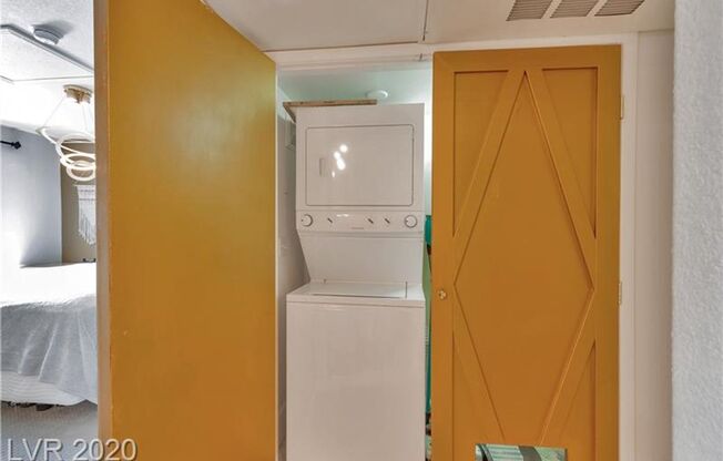 1 bed, 1 bath, $1,400, Unit # 2023