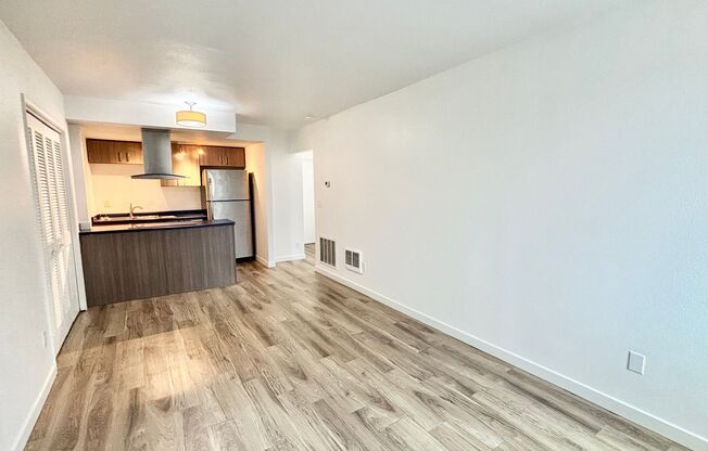 1 bed, 1 bath, 465 sqft, $1,325, Unit 310