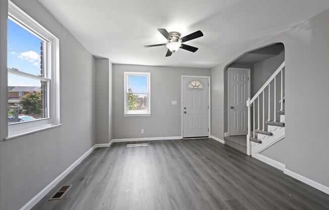Gorgeous Two-Bedroom Townhome In Middle River