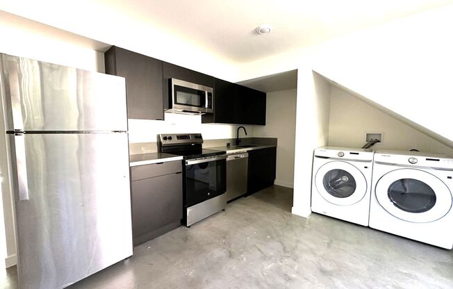 2664 L St - El Doumas