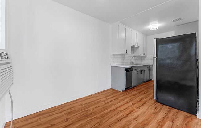 6110 CAHUENGA BLVD