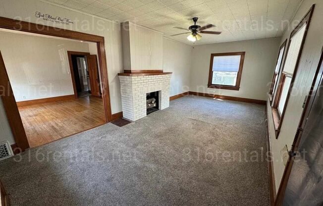 $1,095 - 2 bedroom / 1 bathroom - Single Family Home in College Hill