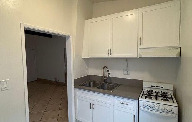 Studio, 1 bath, 405 sqft, $1,525, Unit 1