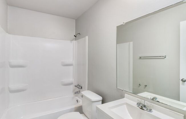 2 beds, 1 bath, 938 sqft, $1,400, Unit 21880 Coolidge - 203