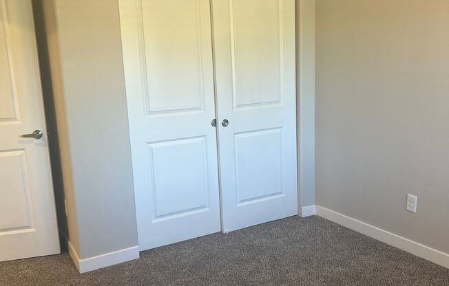 2 beds, 1 bath, 1,005 sqft, $1,715, Unit A22