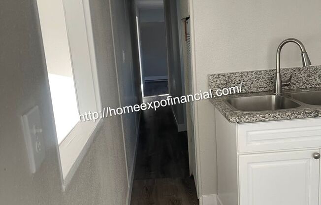 2 beds, 1 bath, $1,595