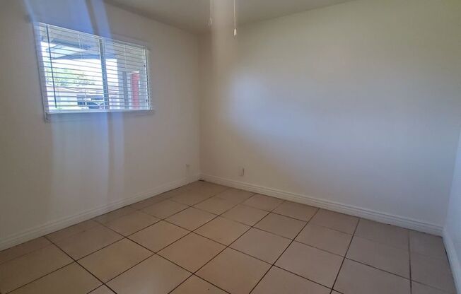 2 beds, 1 bath, 800 sqft, $1,195, Unit 03