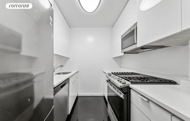 1 bed, 1 bath, $4,900, Unit 11D