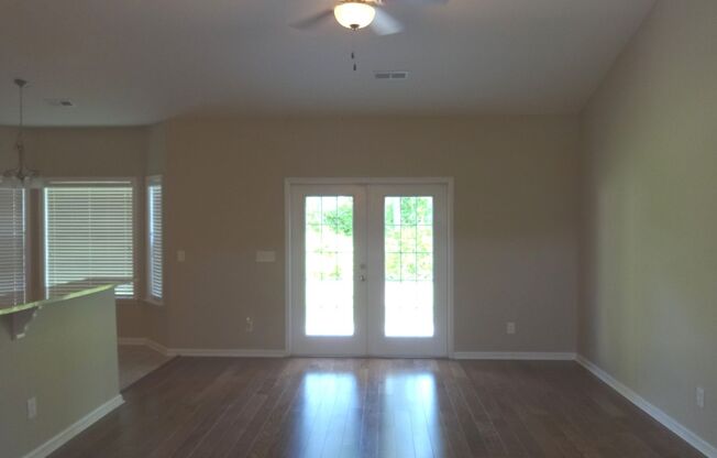 Dog friendly, 3 Bedroom, 2 Bath Home at Tanglewood in Conway Available Febraury 7th!!