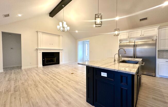 Beautiful 4Bed/3Bath Available!