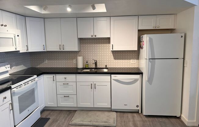 1 bed, 1 bath, $1,400, Unit # 3 209