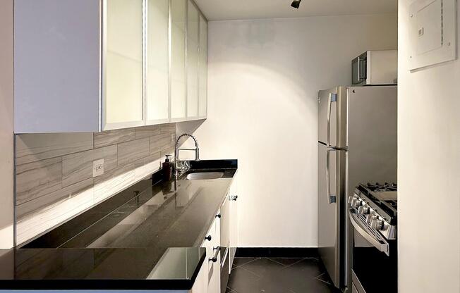 445 5 AVE