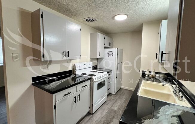 2 beds, 1 bath, $1,050, Unit 1027H