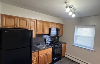 1 bed, 1 bath, 700 sqft, $1,245, Unit B102