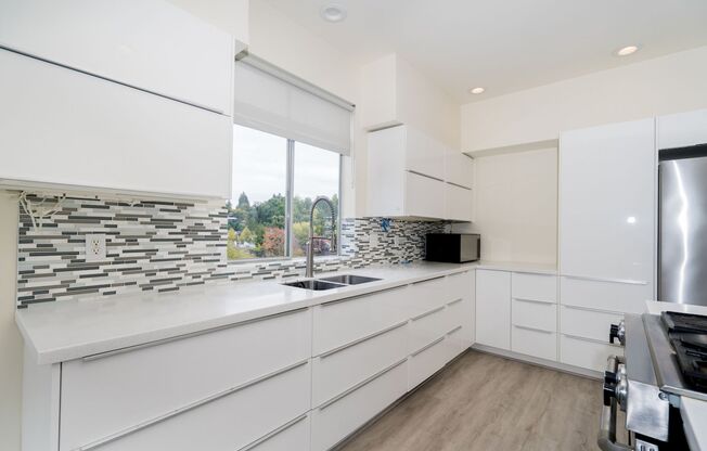 Madison Valley Huge 4bd/3.5ba Home!