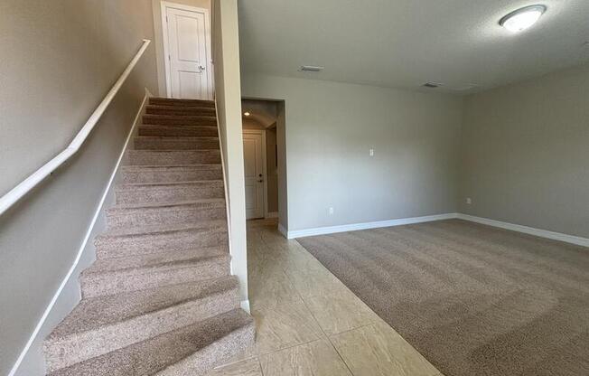 8656 WAKSMAN PL