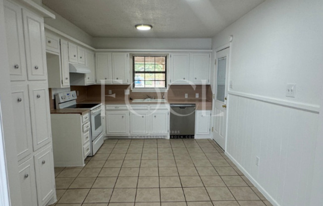 3 beds, 2 baths, $1,400