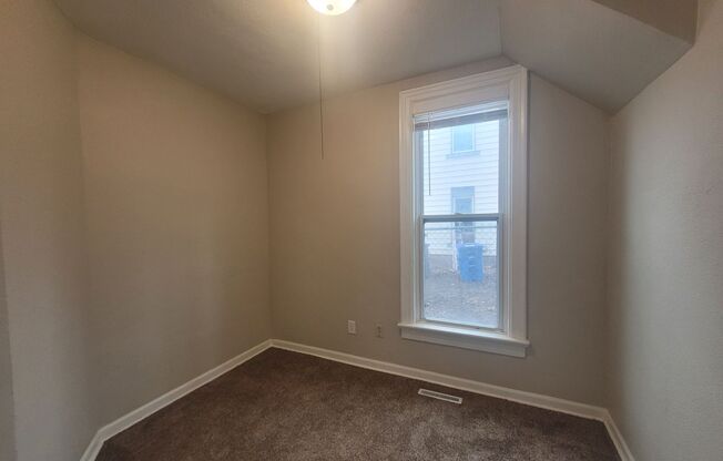 3 beds, 1 bath, $1,395