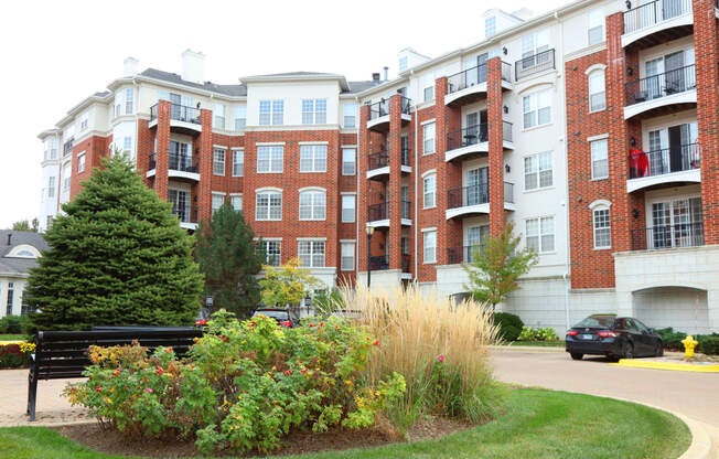 Luxury Apts Oak Brook