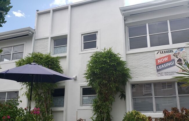 902- Sunset Apartments