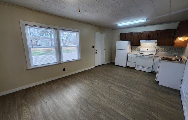 1683LLC 7652 & 6267 (RUBS)