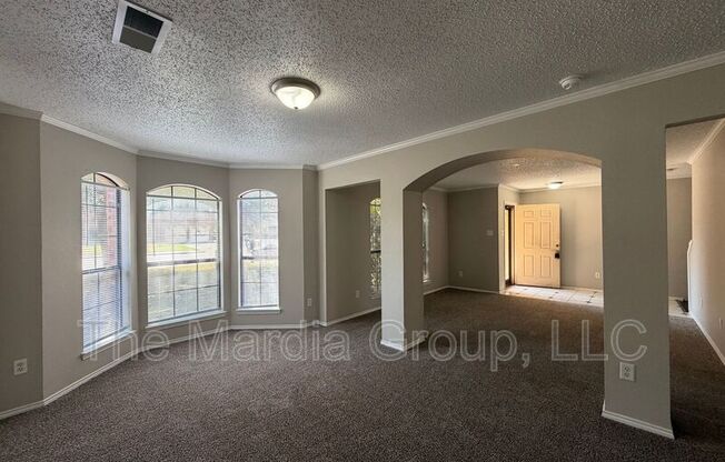904 SHADY BRK LN