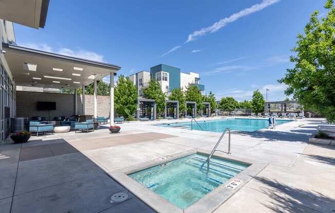 pool and hot tub at the bradley braddock road station apartments