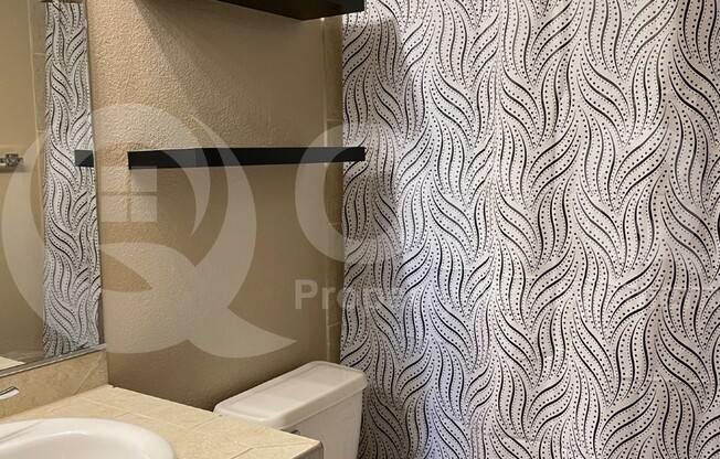 2 beds, 2 baths, 699 sqft, $925, Unit 501