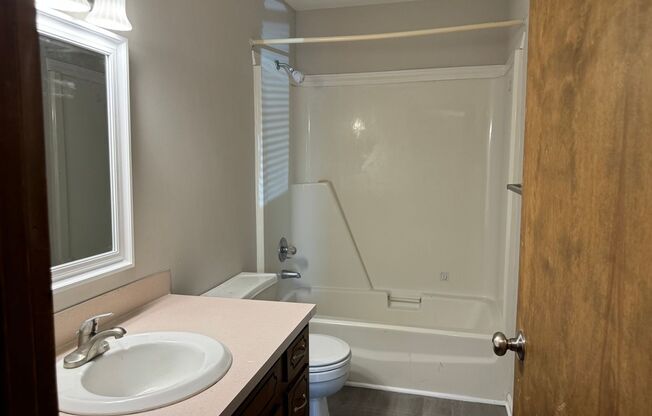 2 beds, 2 baths, $1,295