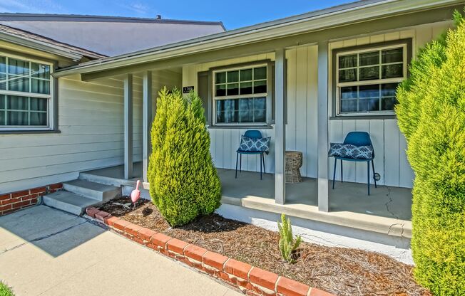 FULLY FURNISHED, CHARMING & BRIGHT, HILLSIDE HOME CLOSE TO WHITE POINT PARK & COASTLINE W/ OCEAN VIEWS, 2-CAR GARAGE & LOTS OF OUTDOOR SPACE CLOSE TO SHOPPING, RESTAURANTS!