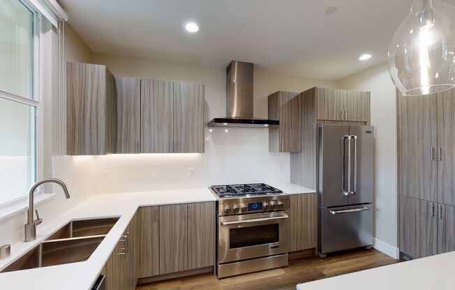 2 beds, 2 baths, 1,418 sqft, $5,775, Unit 45
