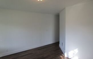 3 beds, 1 bath, 1,000 sqft, $1,475, Unit 02