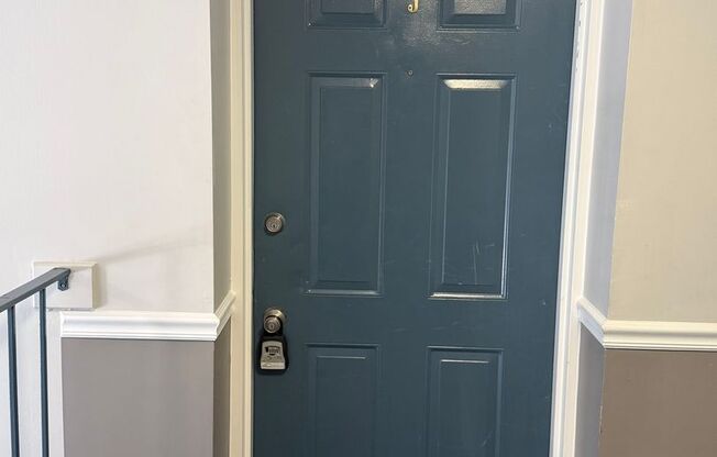 3 BEDROOM CONDO. Walking Distance to University of NC-Charlotte