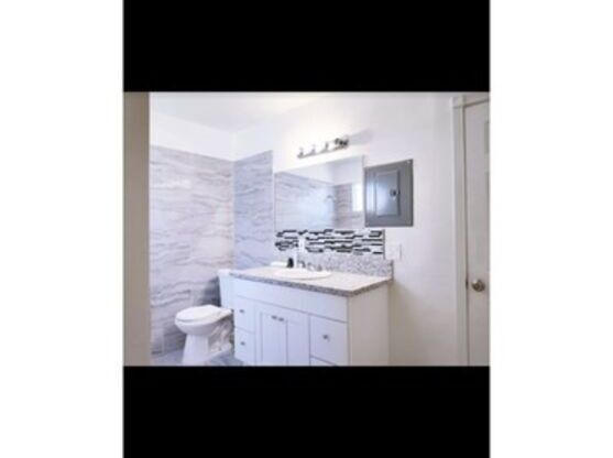 1324 W 36th St