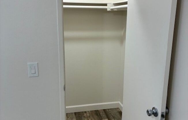 2 beds, 1.5 baths, 950 sqft, $2,045, Unit 52
