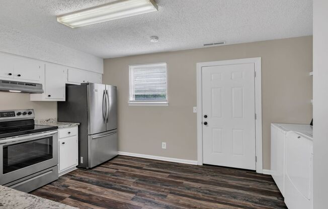 AVAILABLE August 10th. 2 BD 1 1/2 BATH. CLOSE TO EAST NASHVILLE AND DOWNTOWN. $1675 RENT. Dogs Allowed.